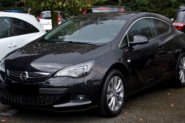 Тюнинг обвес на Opel Astra J : передний и задний бампер, пороги